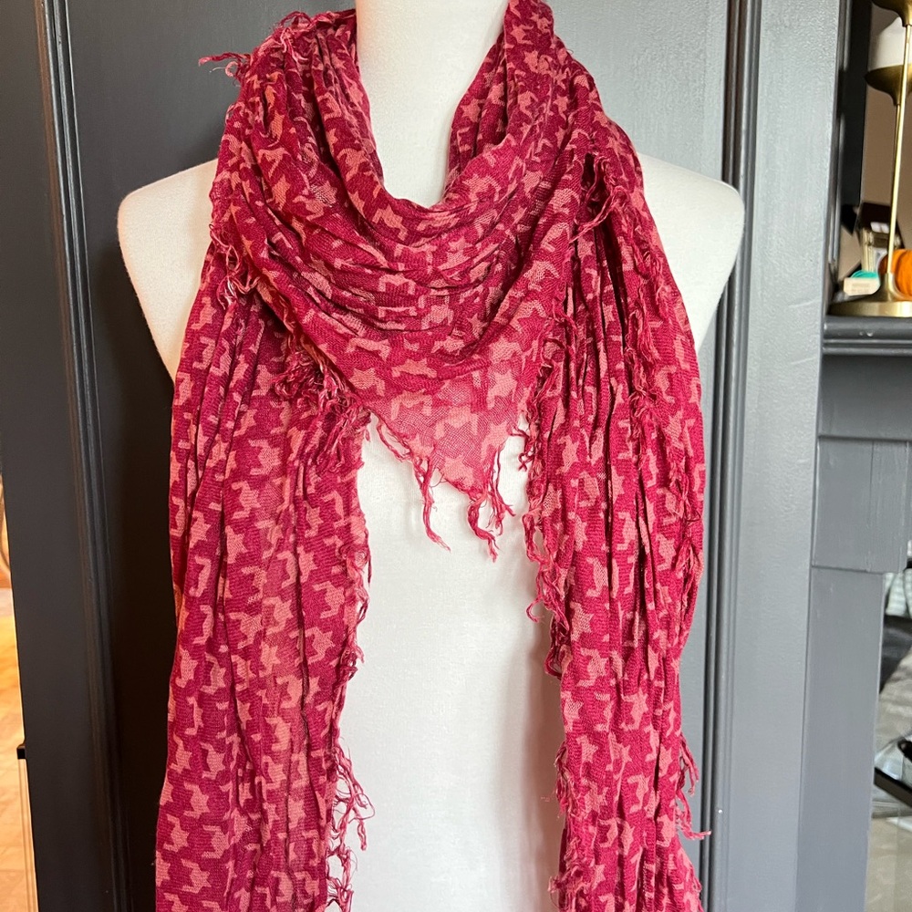 New Auth Chan Luu Houndstooth Print Cashmere Silk Scarf Color: Dusty Cedar